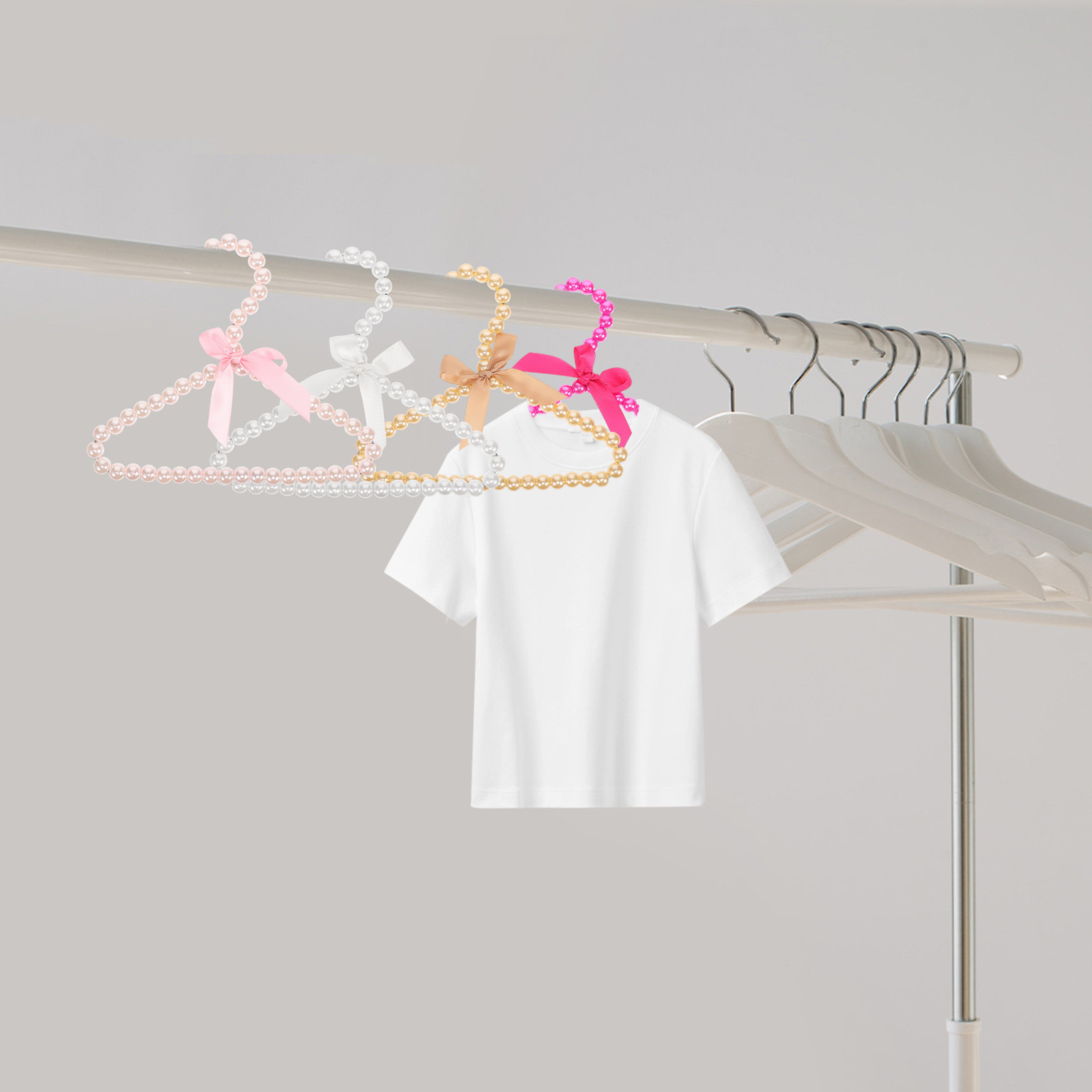 4個入りパールペット服ハンガー 多目的ベビーハンガー 保育園 - Baby Nursery Unisex のレビューと価格