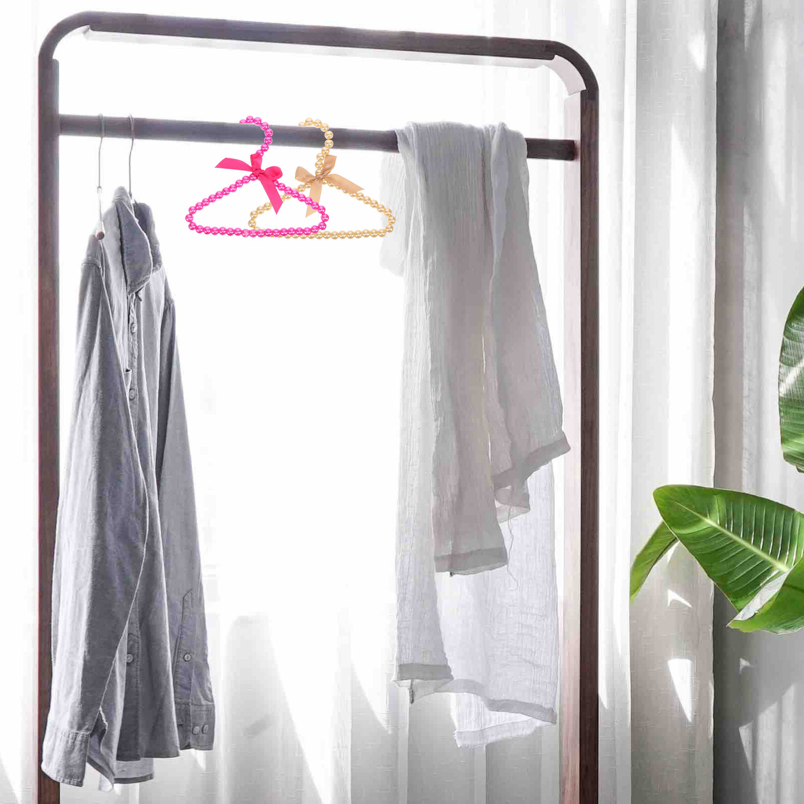 4個入りパールペット服ハンガー 多目的ベビーハンガー 保育園 - Baby Nursery Unisex のレビューと価格