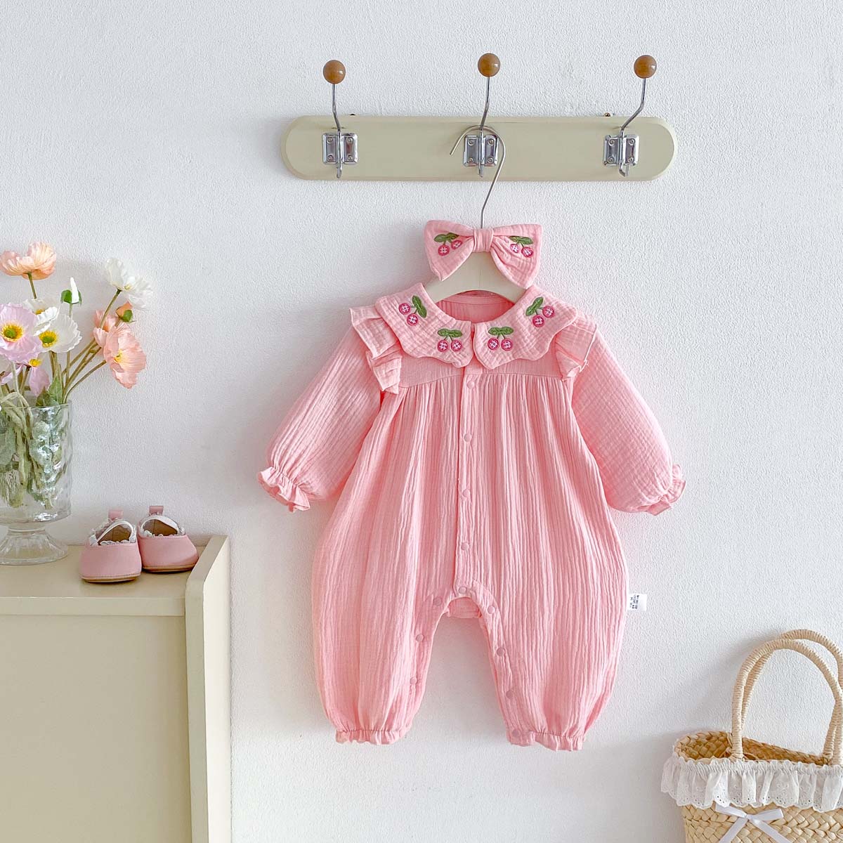 新生児女の子春秋ガーゼロンパースお揃いのリボンフリル襟桜刺繍 - Baby Nursery Embroidery のレビューと価格
