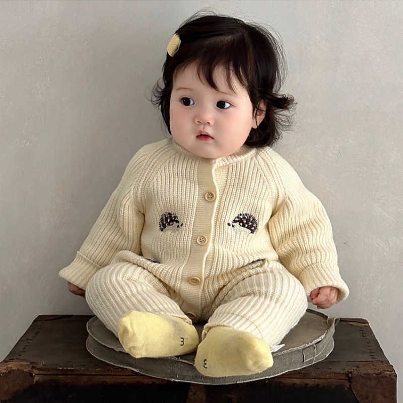 ハリネズミ刺繍入りベビーニットロンパース 長袖ボタン留め 暖 - Baby Nursery Embroidery のレビューと価格